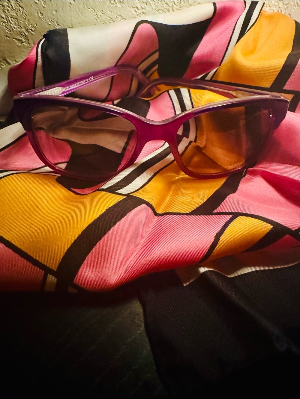 Vintage Versace Purple Women's Sunglasses- Versace MOD 4229  Fashion Accessory - Picture 5 of 6